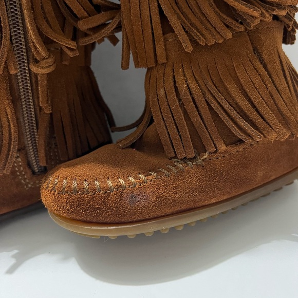 Minnetonka Tan Suede Moccasins Toddler Shoes Boho Size 8 Western - Picture 2 of 5